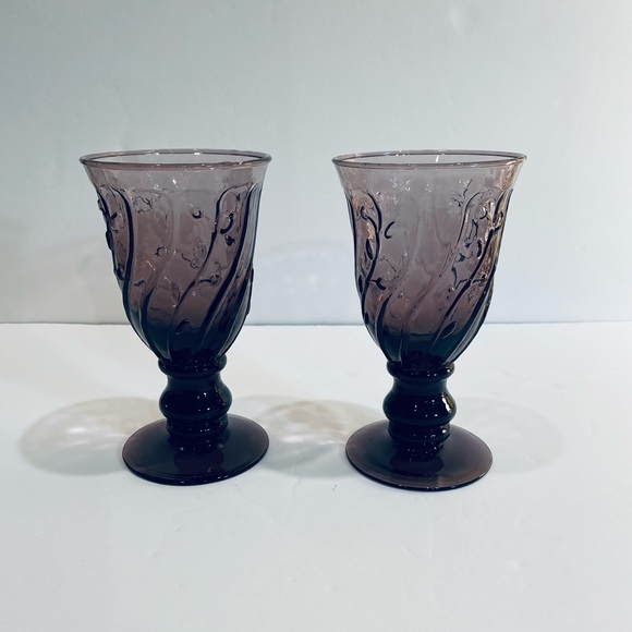 🌟HP🌟VTG 1960-70s Set of 2 Amethyst Glass Goblets Made in USA - Picture 1 of 5